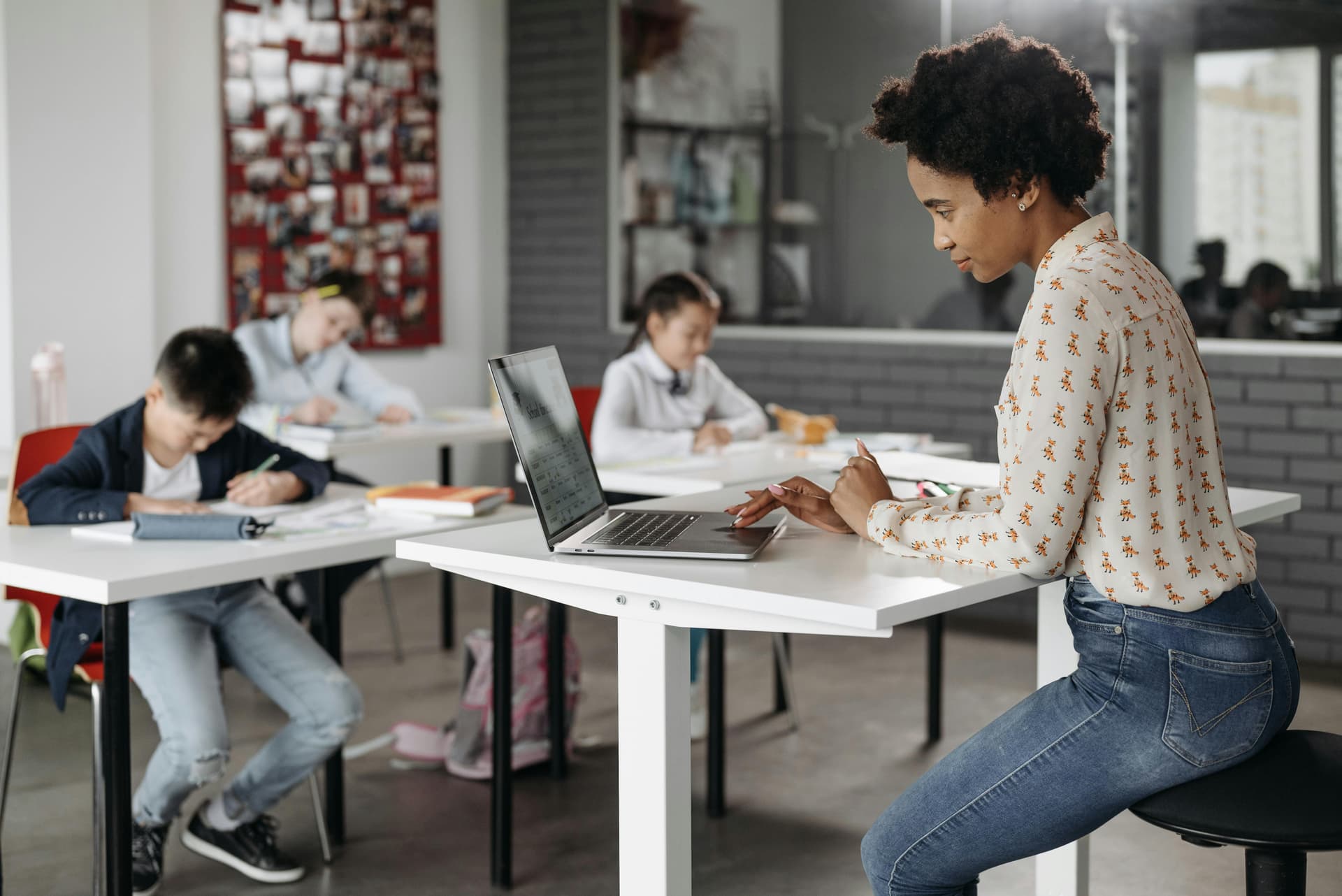 edtech-accelerates-hiring-cycles-with-ai